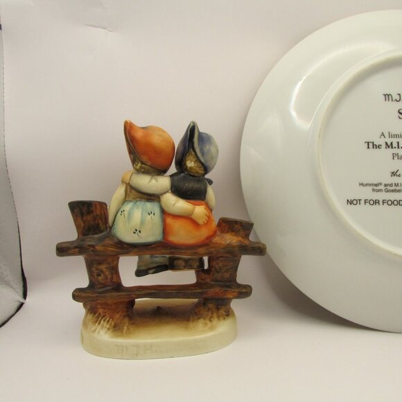 Vintage Collection of  Hummel Goebel W Germany "Coquettes" & Decor PLate Bundle - Picture 4 of 15